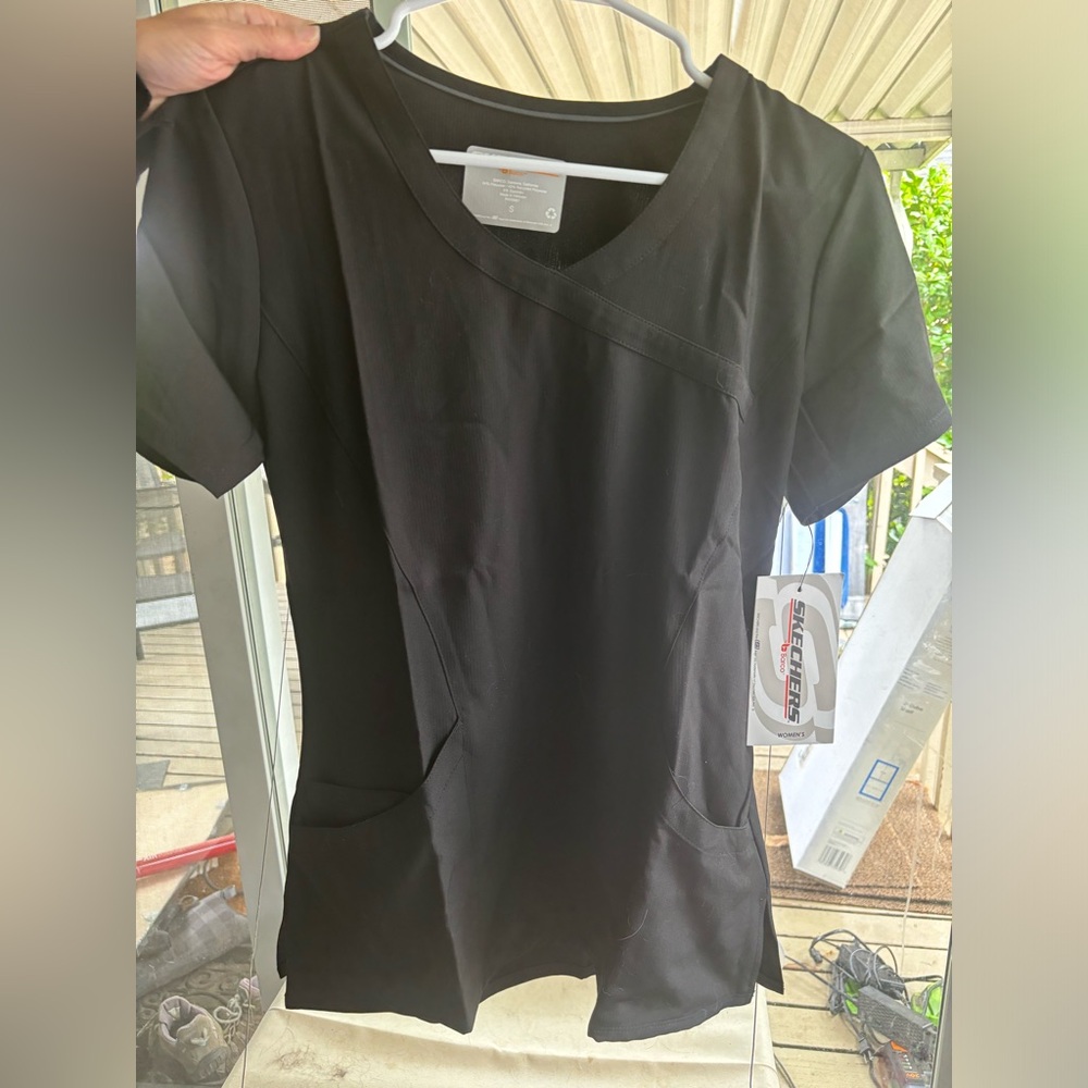 Set of 4 Skechers Barco Size Small Scrubs New With Tags